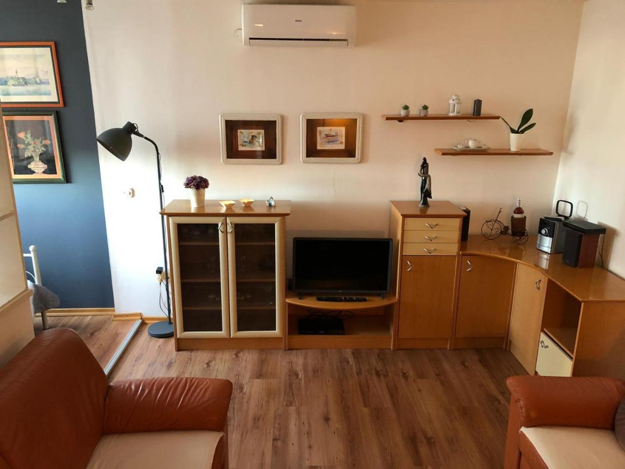 Appartamento Apartman Mera Zara Esterno foto