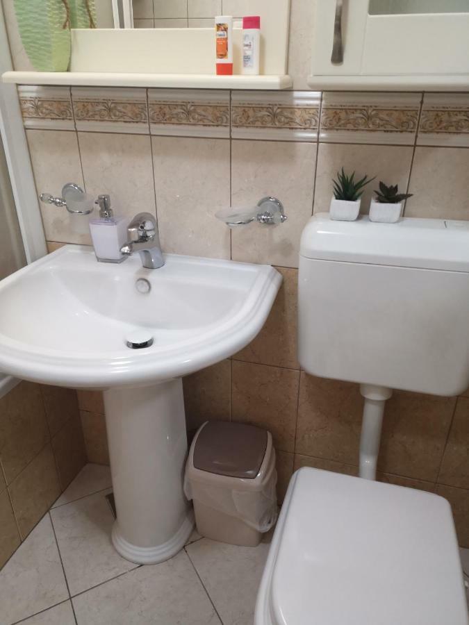 Appartamento Apartman Mera Zara Esterno foto