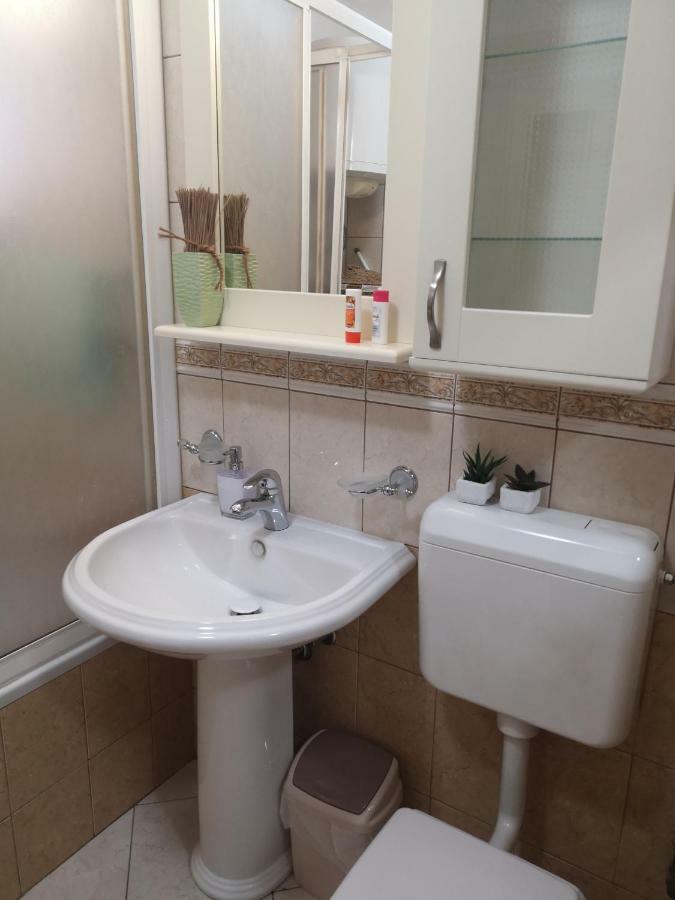 Appartamento Apartman Mera Zara Esterno foto