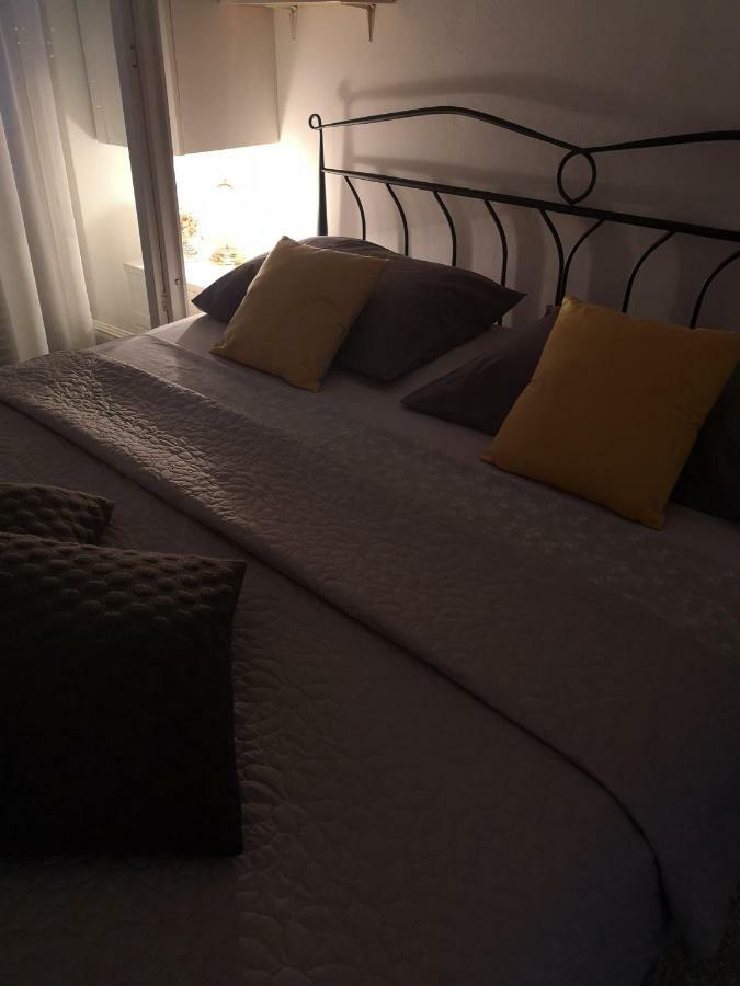 Appartamento Apartman Mera Zara Esterno foto
